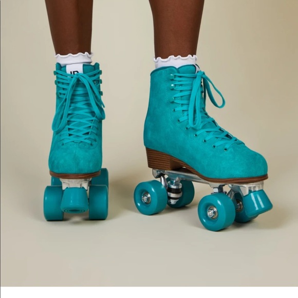 Intentionally Blank turquoise skates - Picture 2 of 8